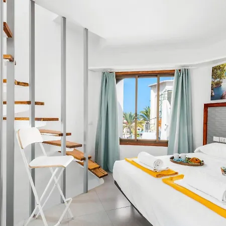 35 Las Tortugas In Playa Las Americas, Near The Sea
